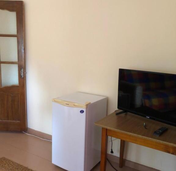 اتاق خانوادگی, Family Guest House