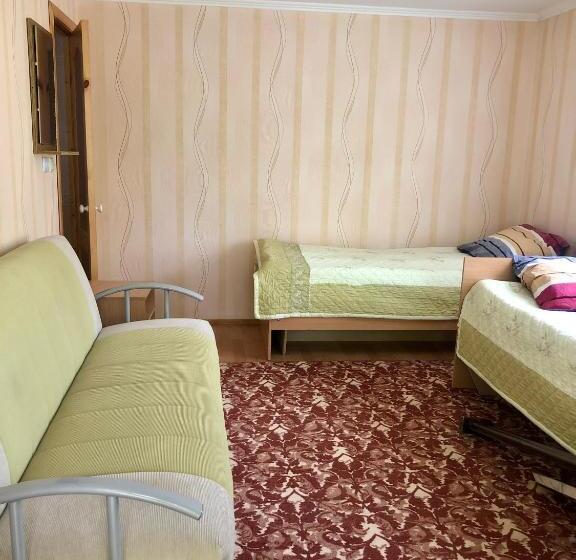 اتاق استاندارد سه نفره, Family Guest House