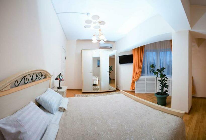 اتاق استاندارد با سرویس بهداشتی مشترک, Interhouse Almaty