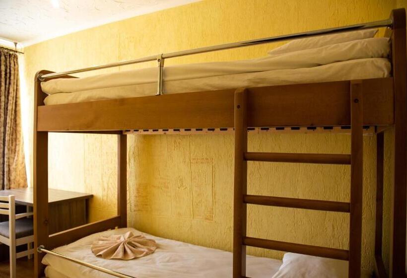 اتاق سوپریور خانوادگی, Trio Hotel Restaurant