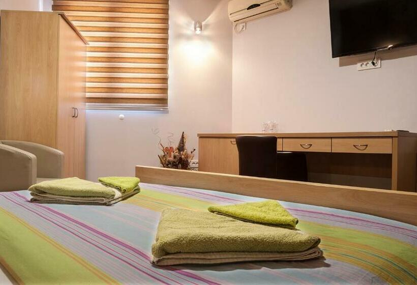 اتاق لوکس, B&b Donna