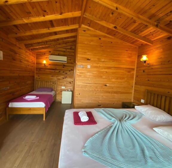 בקתה דלוקס, Casa Roja