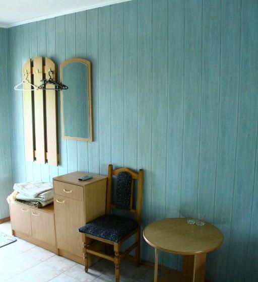 اتاق استاندارد سه تخته با چشمانداز باغ, Constancia