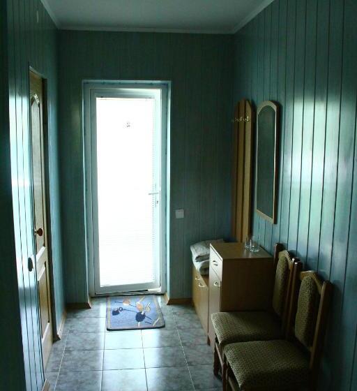 اتاق استاندارد سه تخته با چشمانداز باغ, Constancia