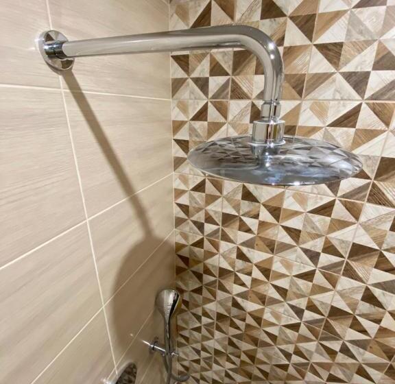 اتاق سوپریور با تخت بزرگ, Constancia