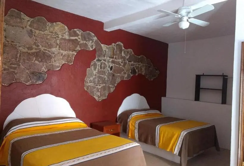 استودیوی سوپریور, Hacienda Morales