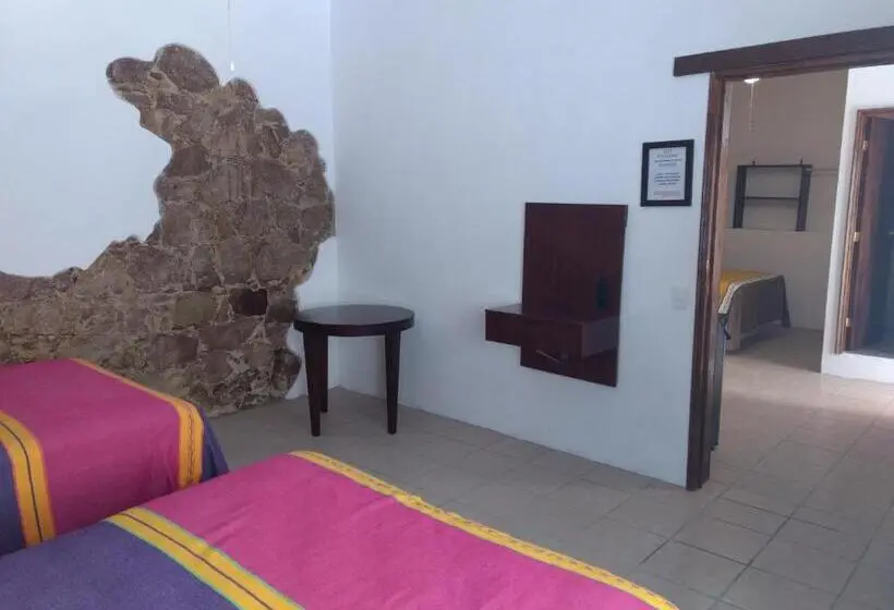 استودیوی سوپریور, Hacienda Morales