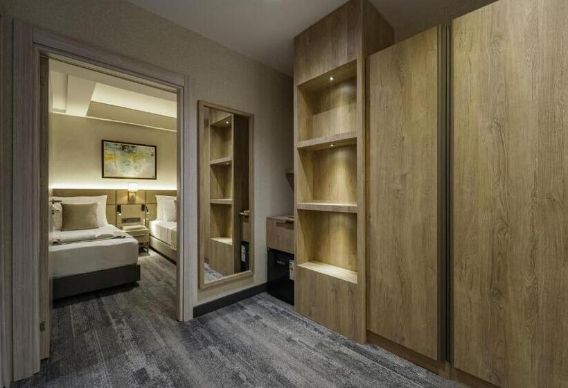Quarto Familiar, Kalfa