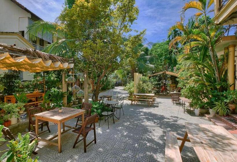 اتاق کلاسیک چهارنفره, Le Robinet Homestay