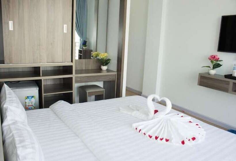 سوئیت با چشمانداز رودخانه, Winston