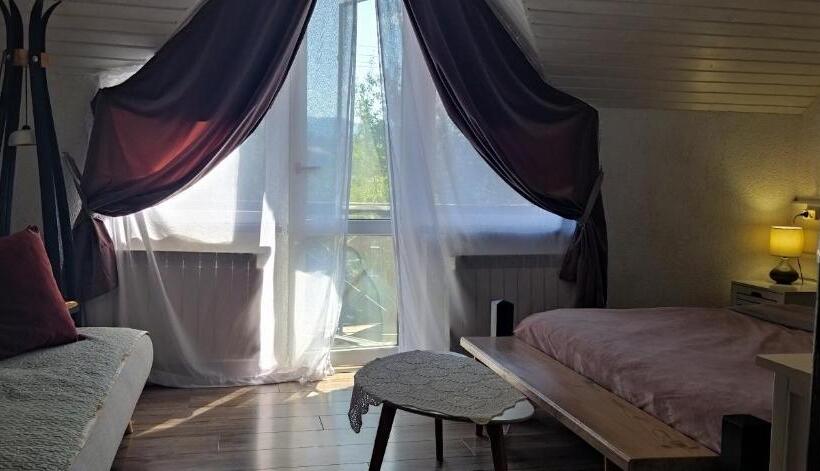 Chambre Standard avec Balcon, захарова оселя