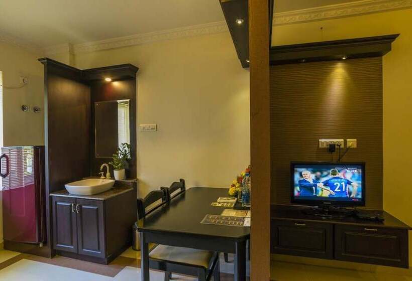 Номер Superior Вид на Сад, Aaha Airport