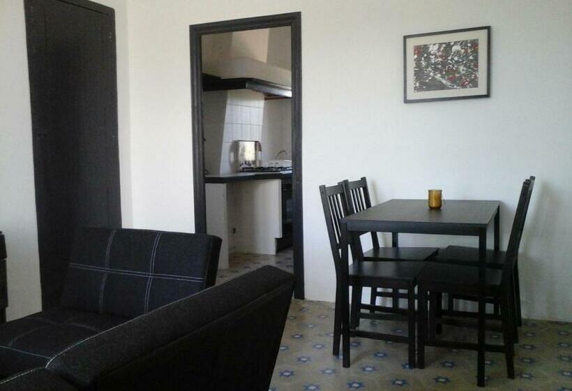 패밀리 룸, La Vigneronne 1870