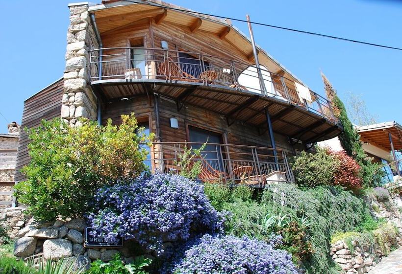 스탠다드 룸 산 전망, La Petite Cour Verte