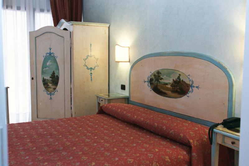 Номер Стандарт, Ariston