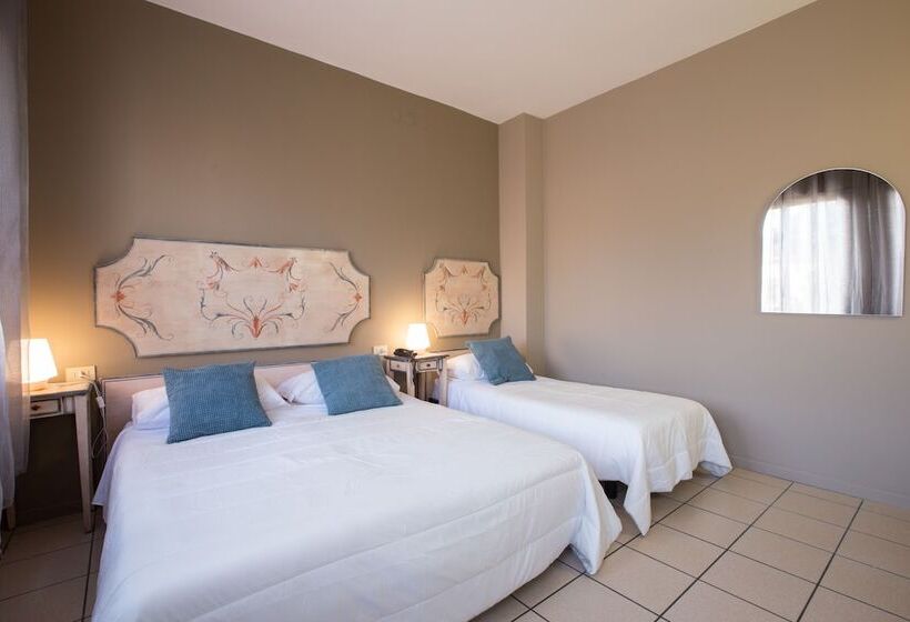 Четырехместный Номер Стандарт, Ariston