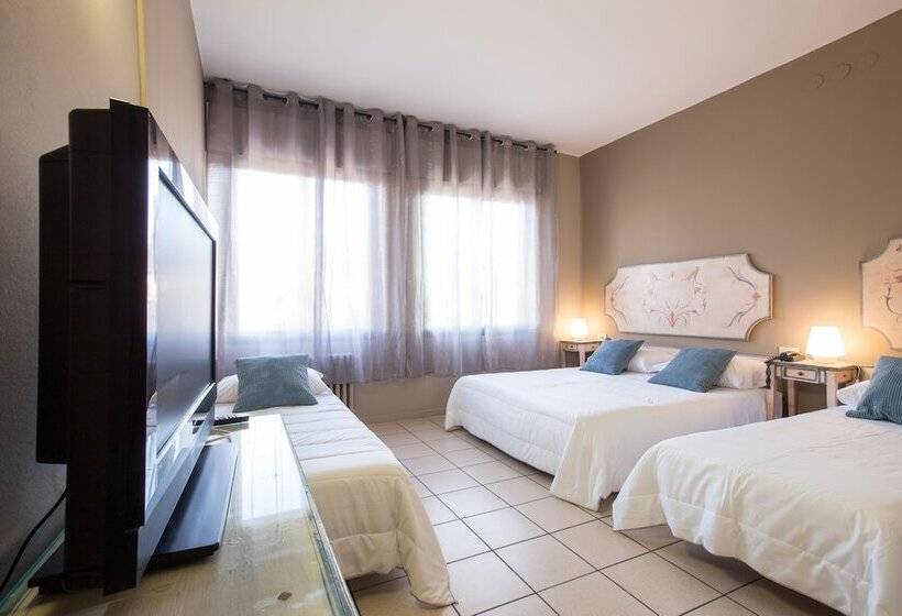 Четырехместный Номер Стандарт, Ariston