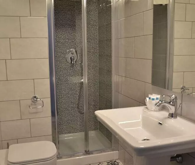 اتاق سوپریور سه تخته, Ariston