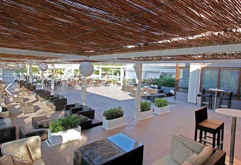 标准单人间, Bg Caballero