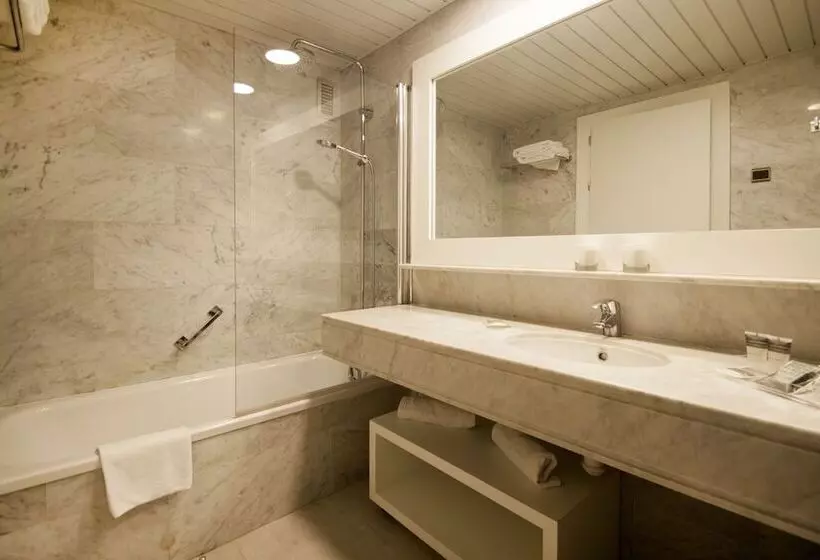 اتاق سوپریور با چشمانداز کوهستان, Catalonia del Mar - Adults Only