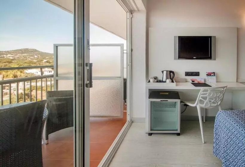 اتاق استاندارد با چشمانداز استخر, Catalonia del Mar - Adults Only