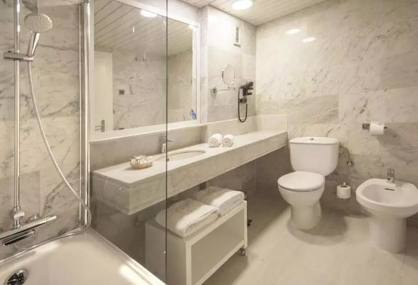 اتاق استاندارد با تراس و چشمانداز پانوراما, Catalonia del Mar - Adults Only