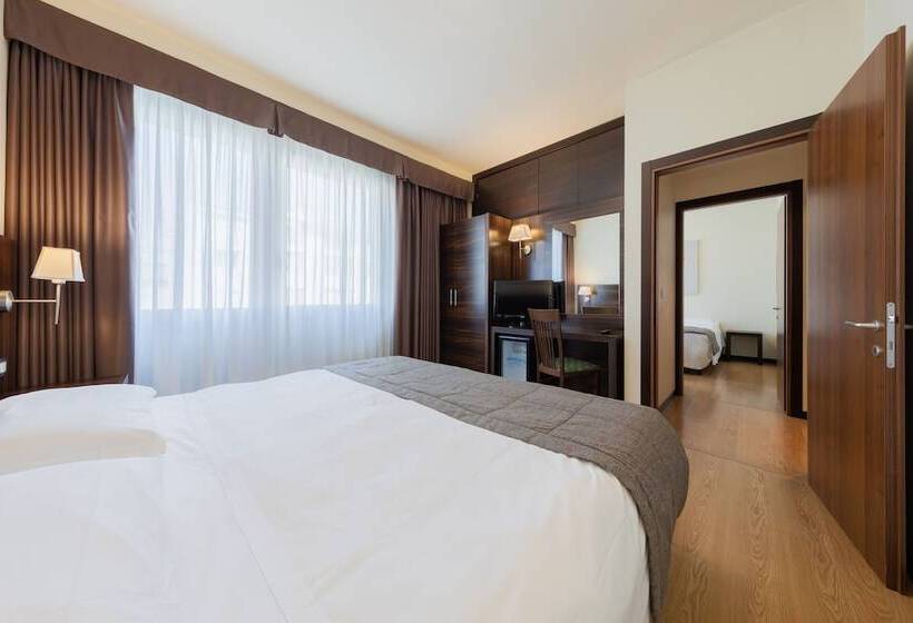 اتاق خانوادگی, Delfino Venezia Mestre