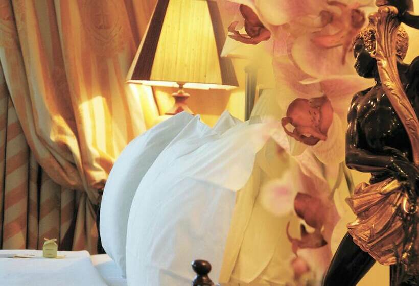 اتاق کلاسیک, Dom Pedro Lisboa