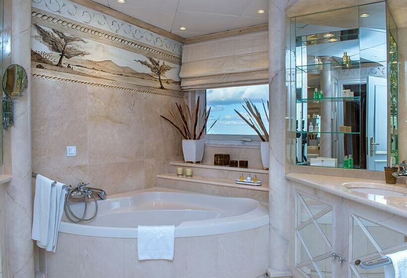 سوئیت پنت هاوس, Dom Pedro Lisboa