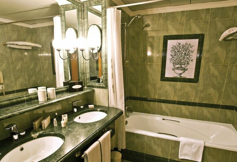 سوئیت با چشمانداز رودخانه, Dom Pedro Lisboa