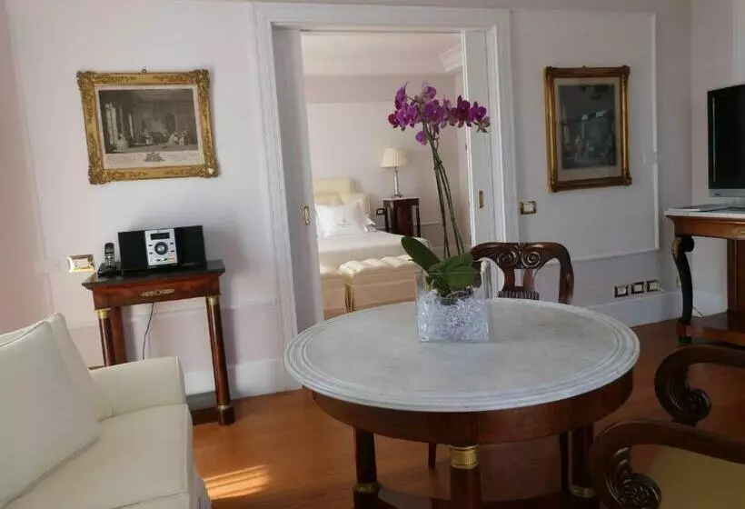 Sviitti Merinäkymä, Excelsior Palace Portofino Coast