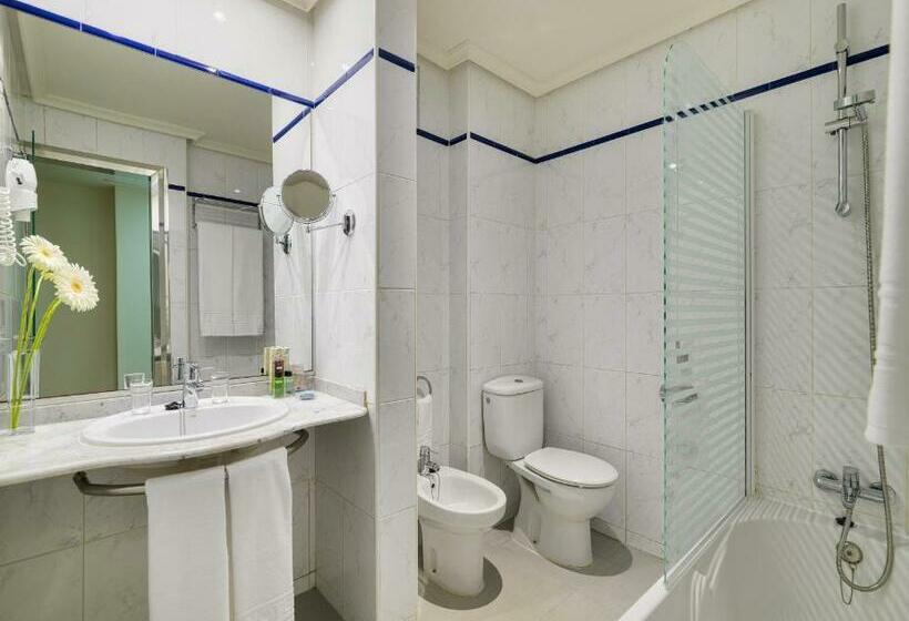 اتاق استاندارد سه نفره, H10 Las Palmeras