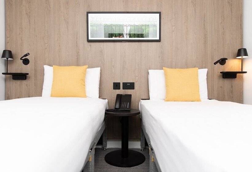 Номер Стандарт, Princes Square