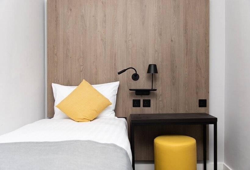 스탠다드 트리플 룸, Princes Square