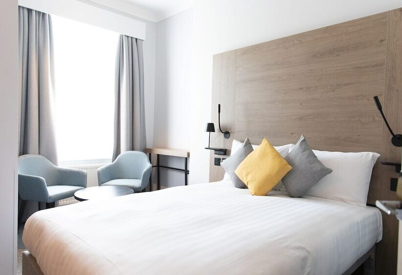 Четырехместный Номер Стандарт, Princes Square