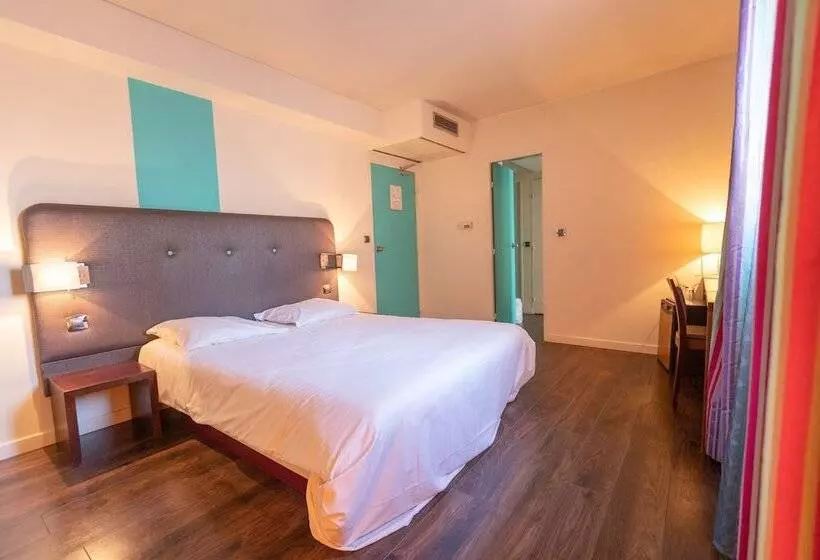 Habitación Familiar, Provence
