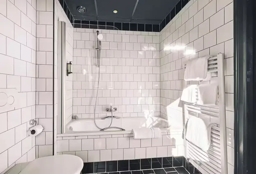 اتاق لوکس, Zoom