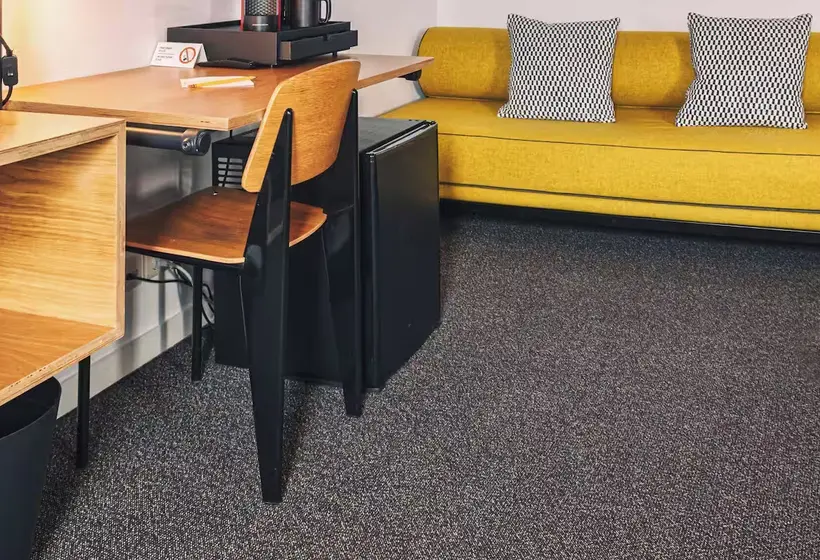 اتاق لوکس, Zoom