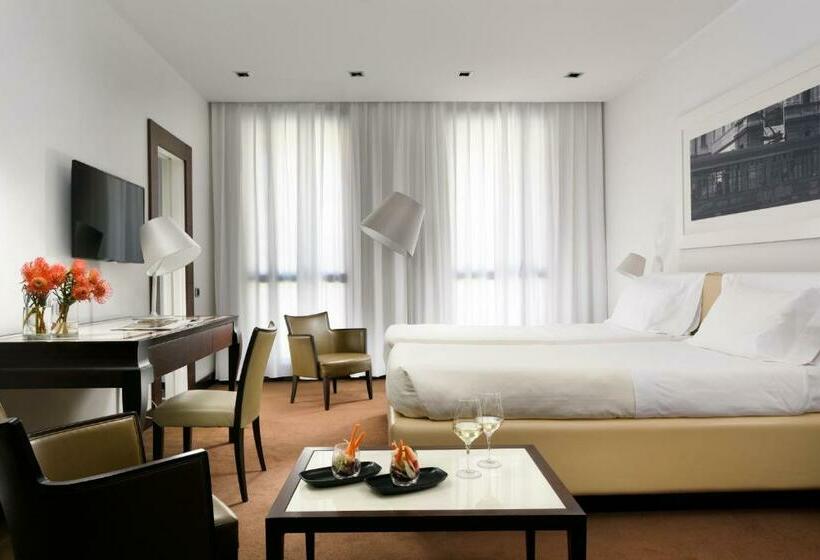 سوییت جونیور, Unahotels Cusani Milano