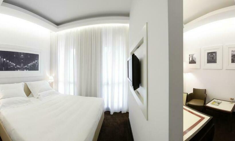 سوییت جونیور, Unahotels Cusani Milano