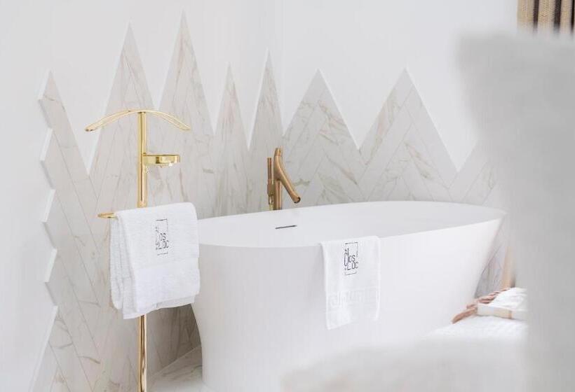 اتاق استاندارد با تخت بزرگ, Au Clos Du Lac