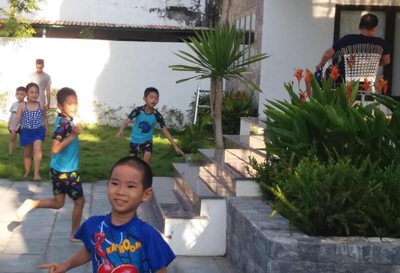 اتاق لوکس با چشم‌انداز باغ, Bespoke Villa Hoian