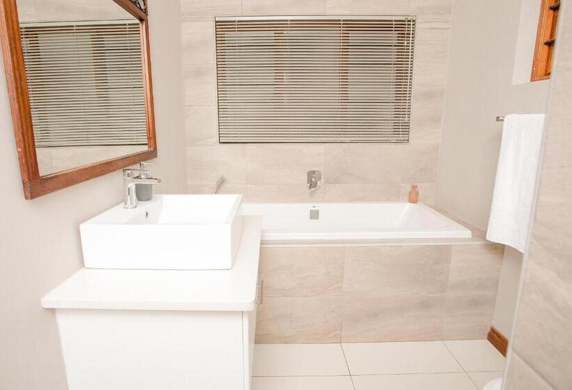 キングサイズベッドのスタンダードルーム, Vinique Guesthouse