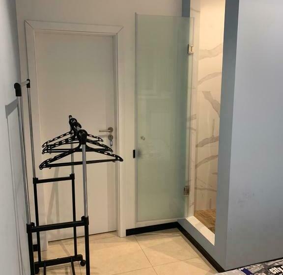 اتاق استاندارد, Underground Hostel