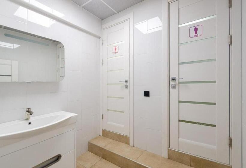 اتاق استاندارد, Underground Hostel