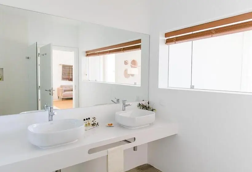 Superior suite with lake view, Montimerso Skyscape Countryhouse