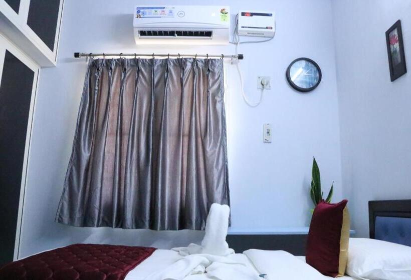 Standardrum Bergsutsikt, Nkc Airport