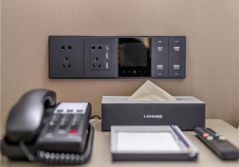 豪华房间, Lavande Hotel Chengdou Qingbai River Phoenix Lake