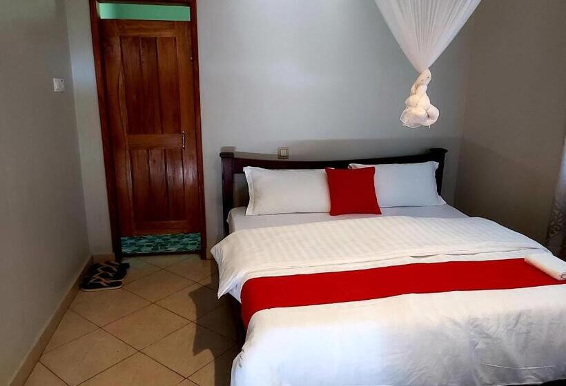 اتاق اکونومی, Tusubira Village