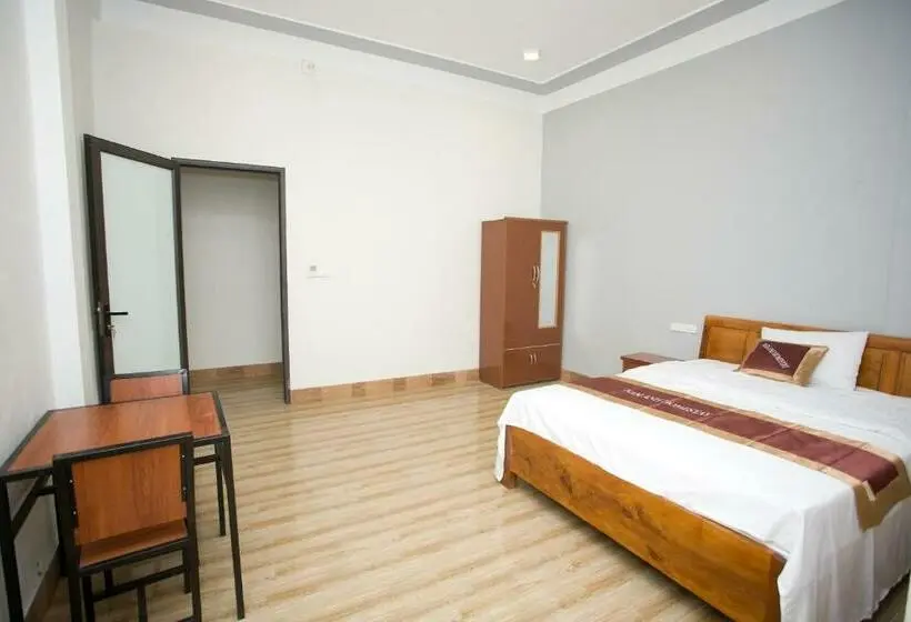 اتاق لوکس, Nam Anh